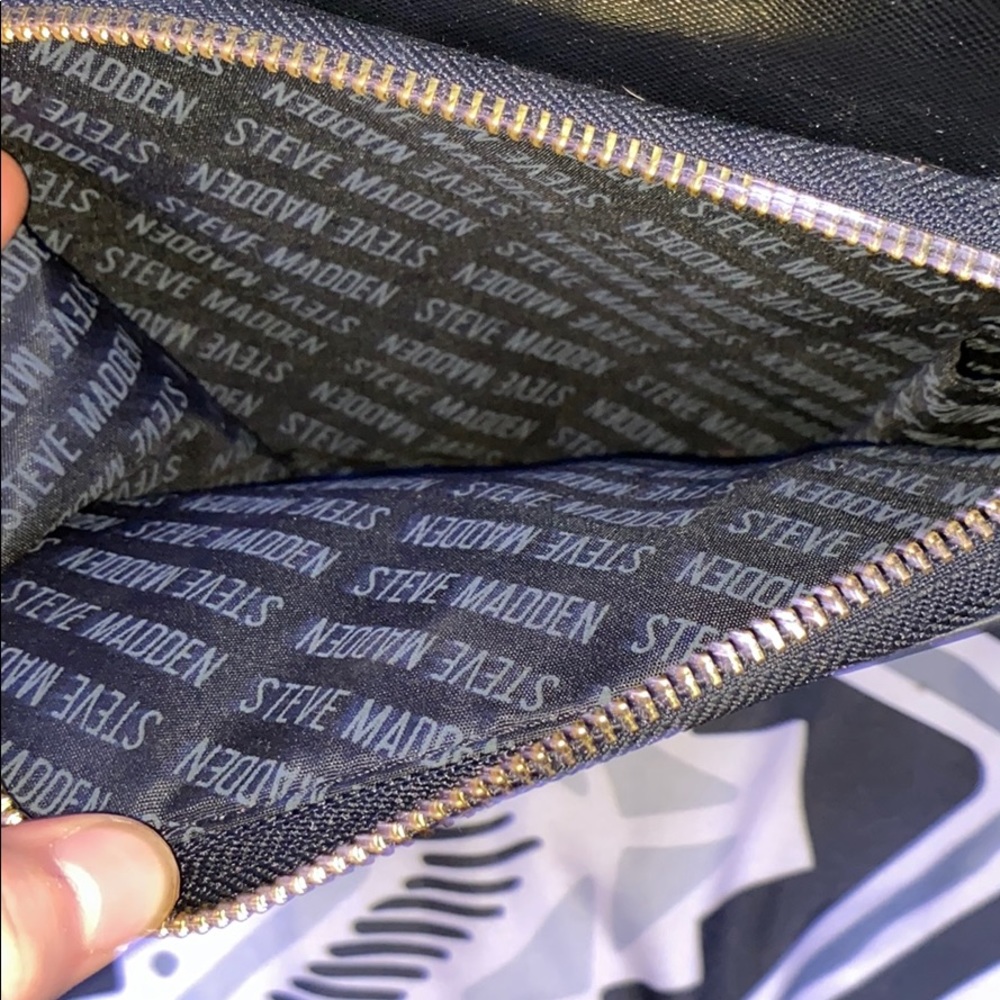 Steve Madden hang bag - Picture 2 of 4